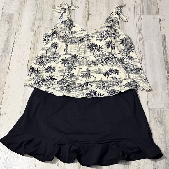 Lands' End Other - Lands' End Black and White Palm Print Swim Suit Size 22W